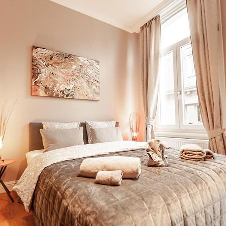 Luxury Suites Palace By Rikas Hotels Antwerpen Exteriör bild