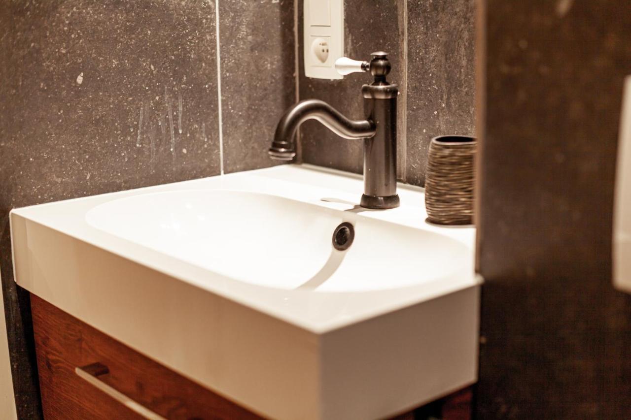 Luxury Suites Palace By Rikas Hotels Antwerpen Exteriör bild