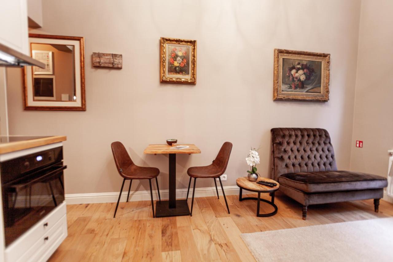 Luxury Suites Palace By Rikas Hotels Antwerpen Exteriör bild