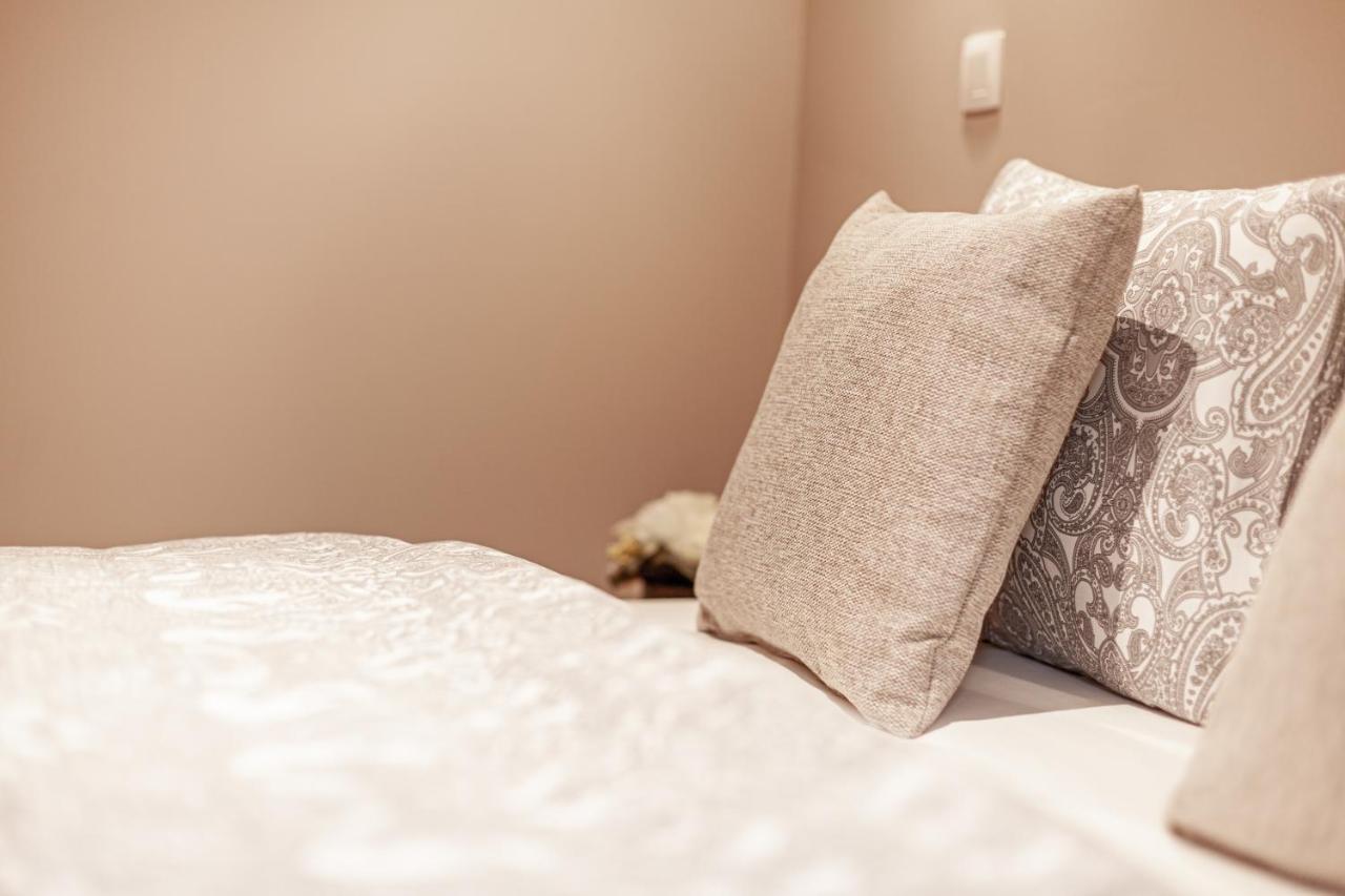 Luxury Suites Palace By Rikas Hotels Antwerpen Exteriör bild